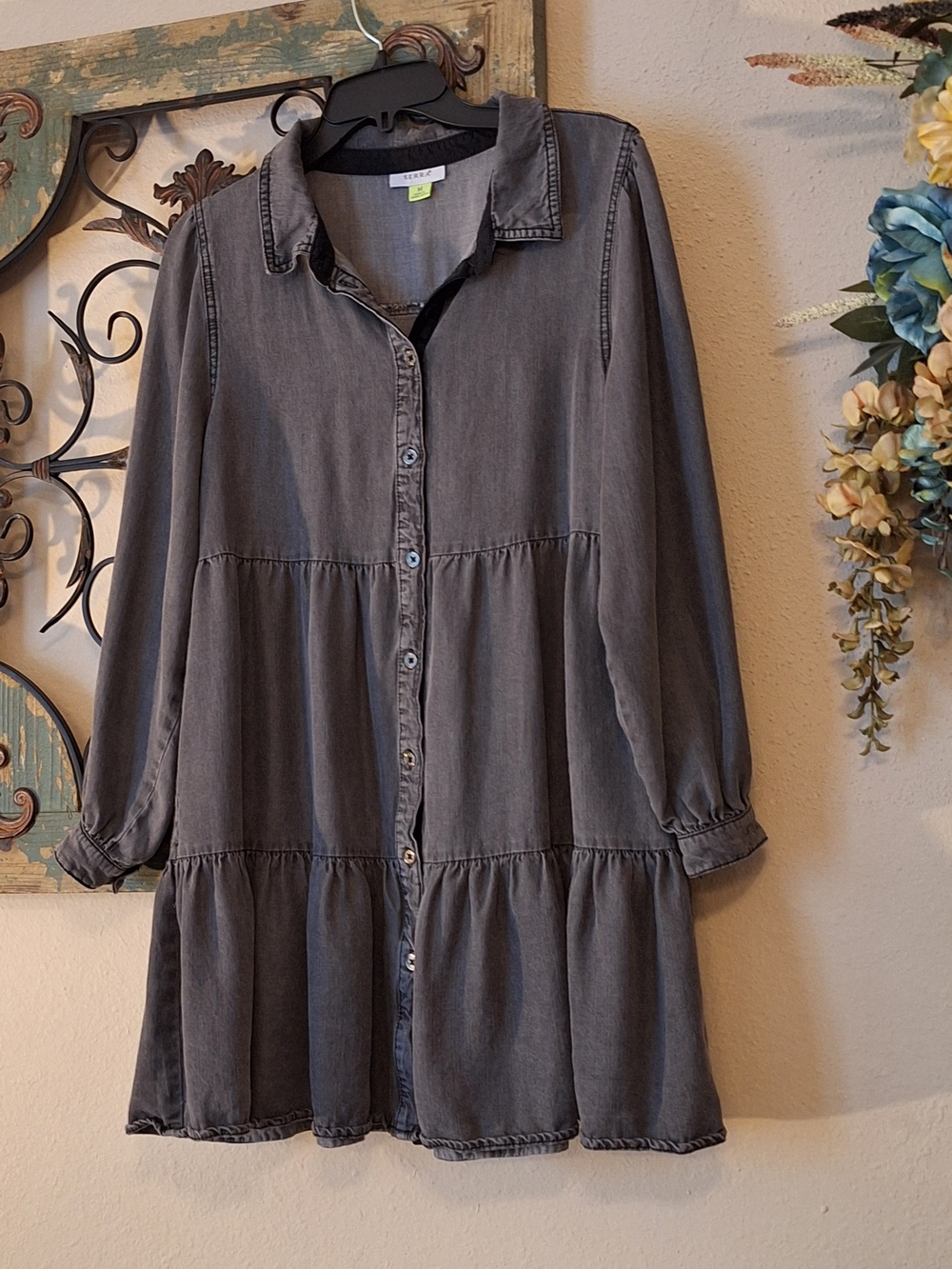 🔥🔥CLEARANCE🔥🔥 Serra Charcoal Washed Button-Front Mini Dress. Medium - Picture 5 of 8